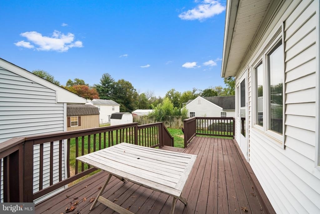 624 Armstrong Avenue - Photo 9