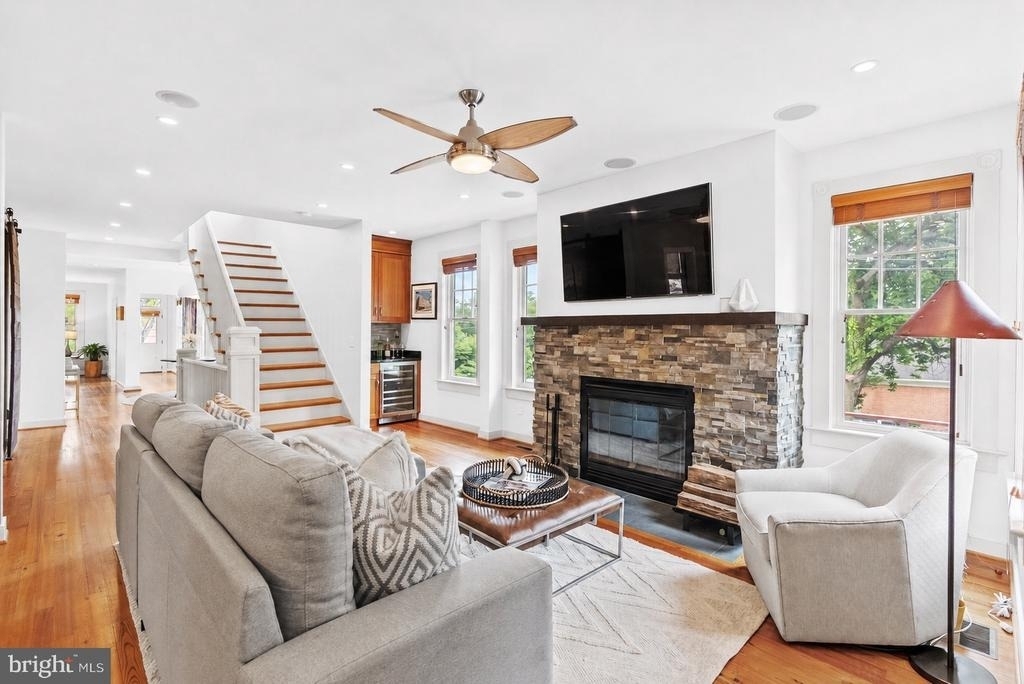 5213 Cathedral Avenue Nw - Photo 0