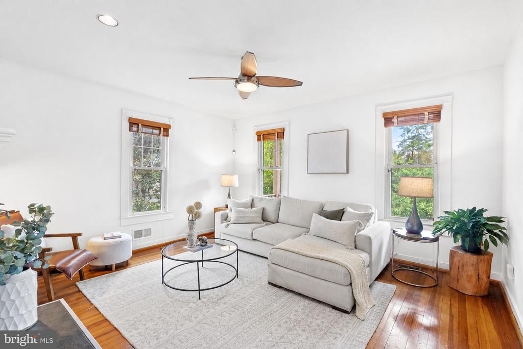 5213 Cathedral Avenue Nw - Photo 9