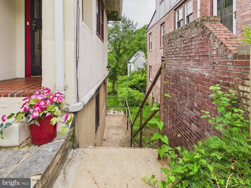 1409 1409 Monroe Street Ne - Photo 10
