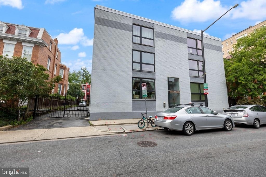 1514 Newton Street Nw - Photo 0