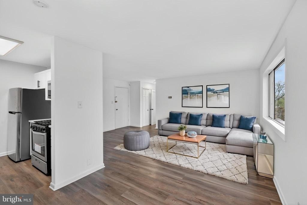 4570 Macarthur Boulevard Nw - Photo 4
