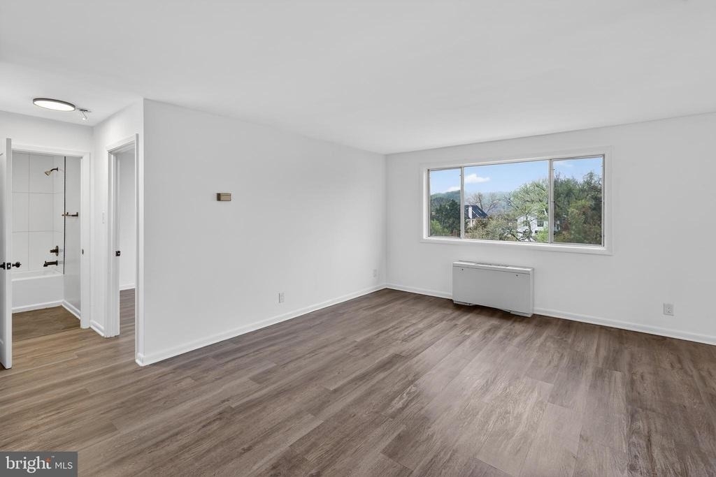 4570 Macarthur Boulevard Nw - Photo 7