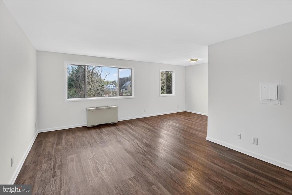 4570 Macarthur Boulevard Nw - Photo 6