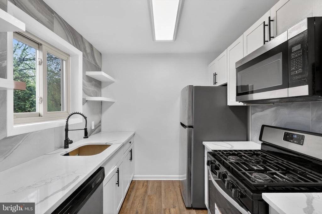 4570 Macarthur Boulevard Nw - Photo 1