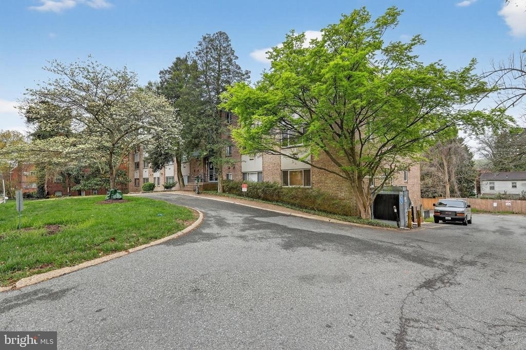 4570 Macarthur Boulevard Nw - Photo 16