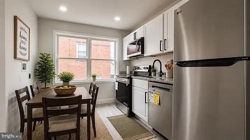 1615 28th Place Se - Photo 2