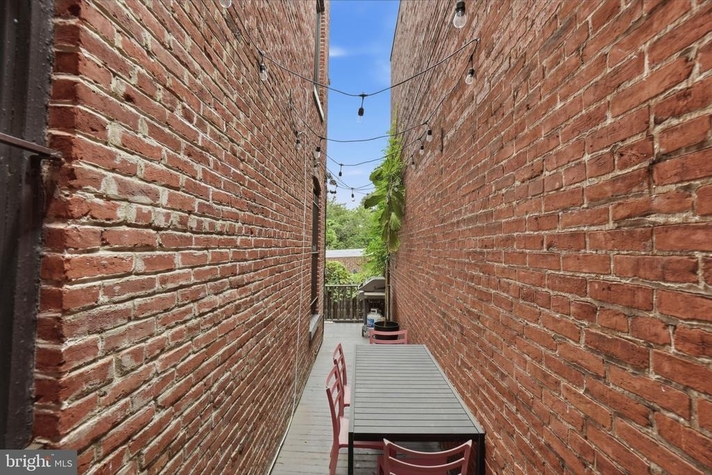 210 8th Street Se - Photo 34