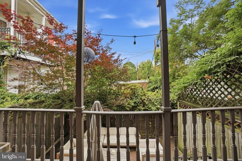 210 8th Street Se - Photo 37