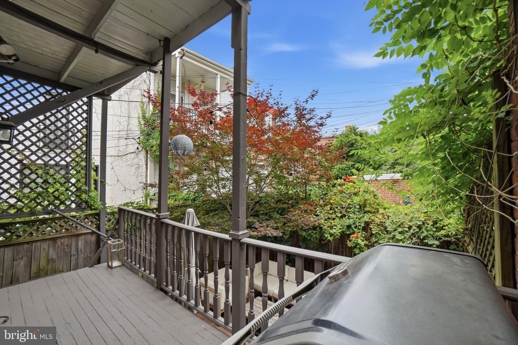 210 8th Street Se - Photo 35