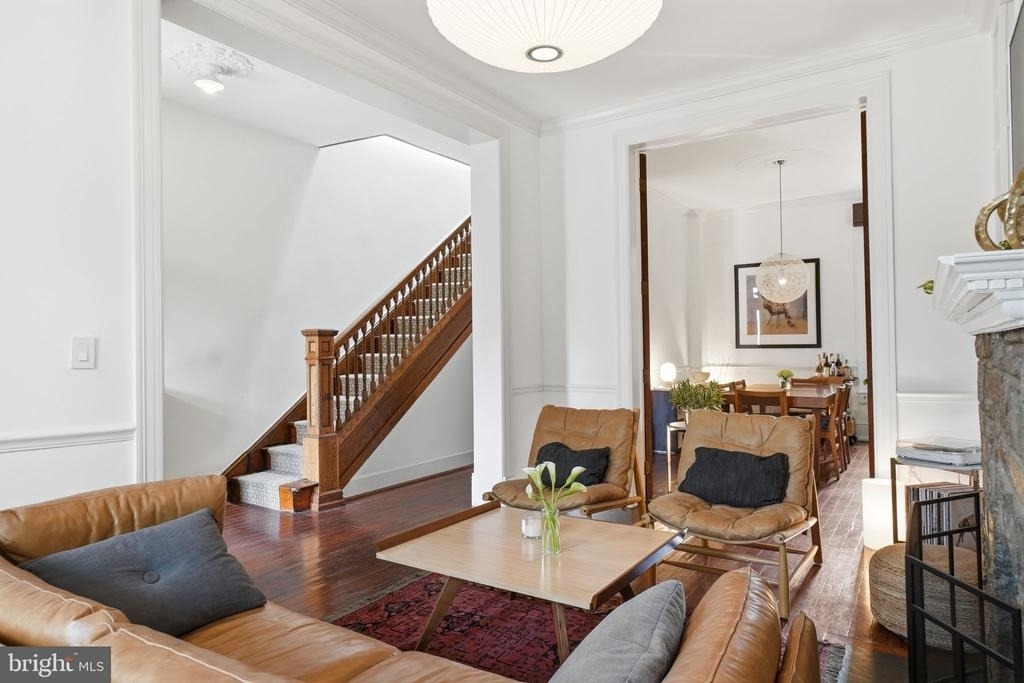 210 8th Street Se - Photo 8