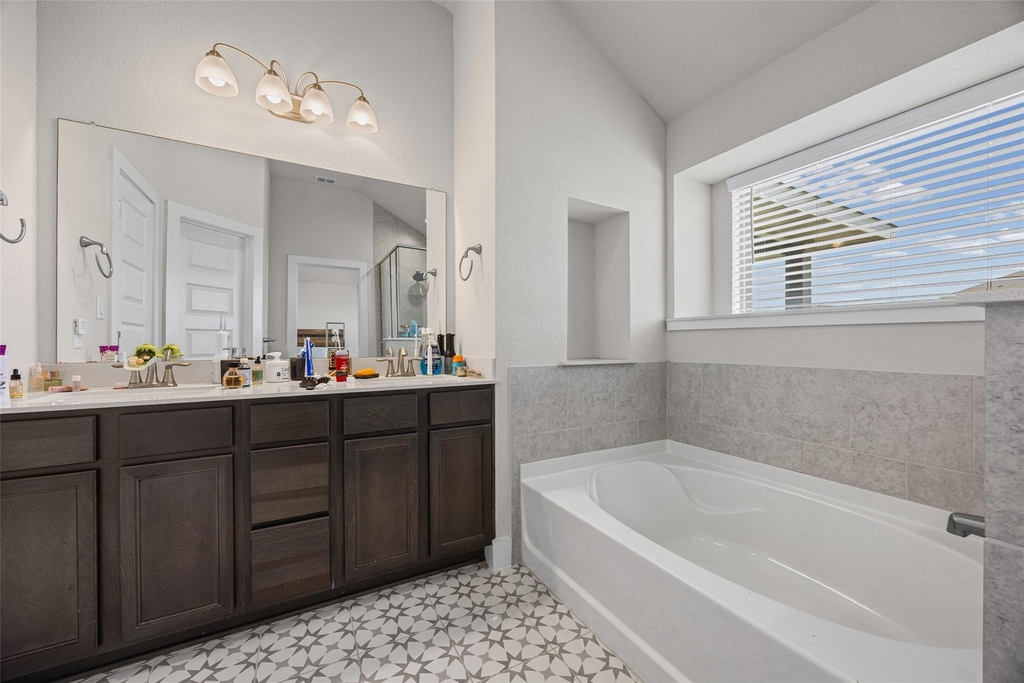 627 Biscayne Bay Bnd - Photo 10