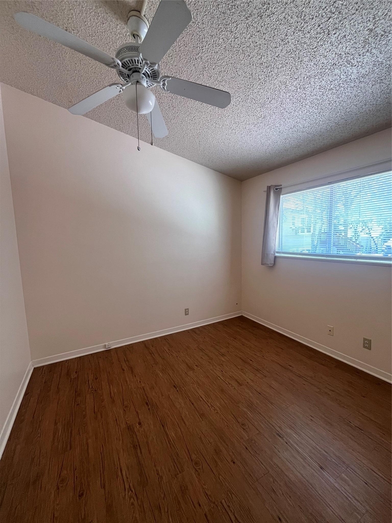 208 E 31st St - Photo 12