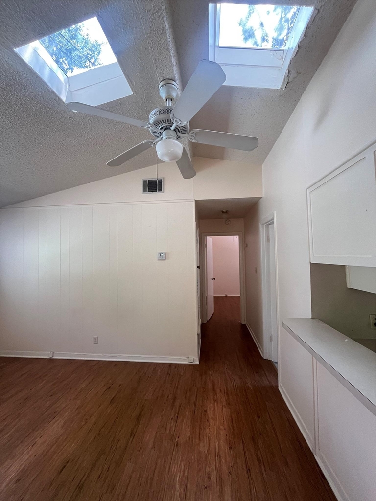 208 E 31st St - Photo 5