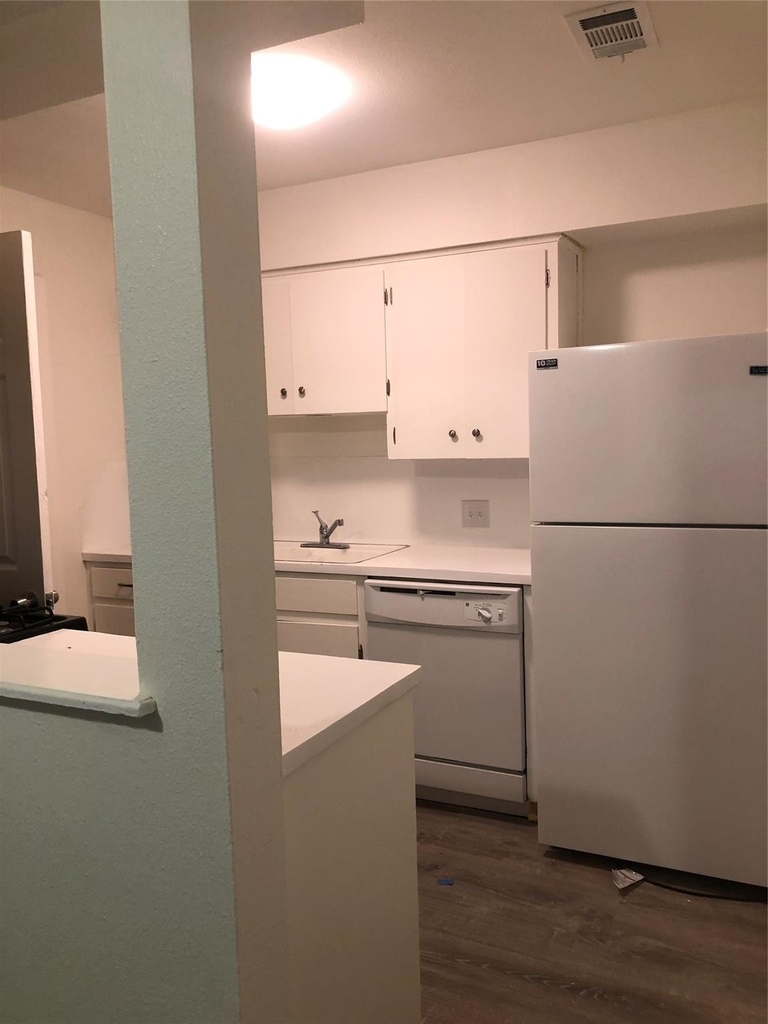 6502 S 1st St - Photo 9