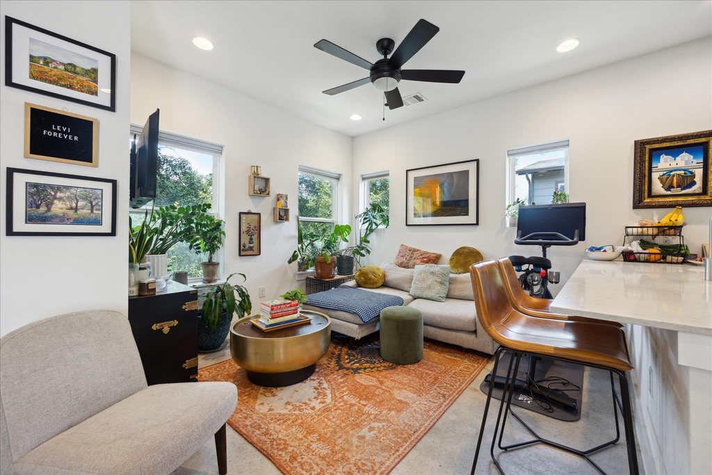 5006 Baker St - Photo 5