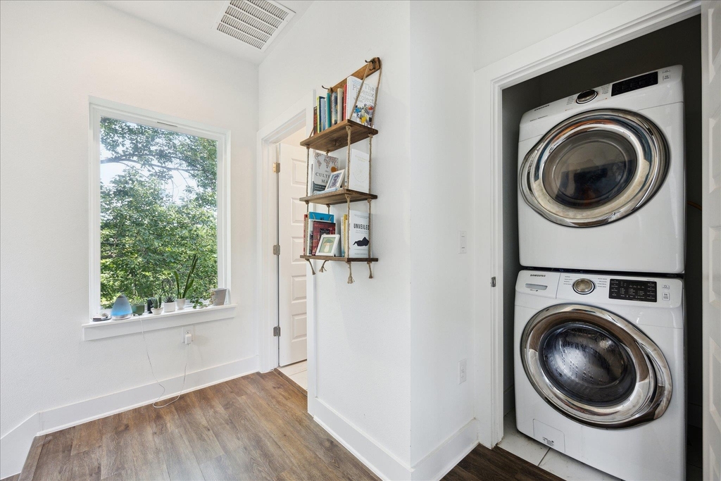 5006 Baker St - Photo 10