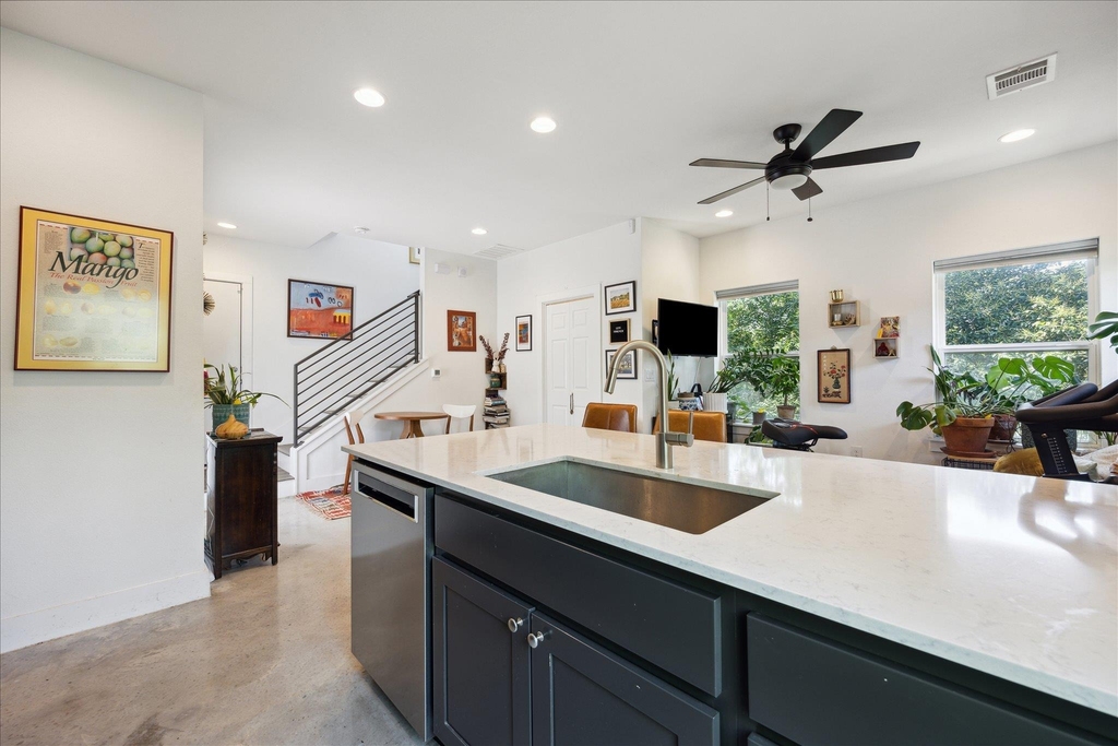 5006 Baker St - Photo 1