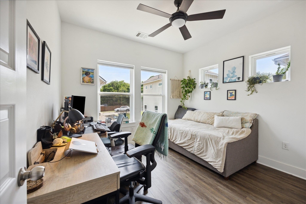 5006 Baker St - Photo 12