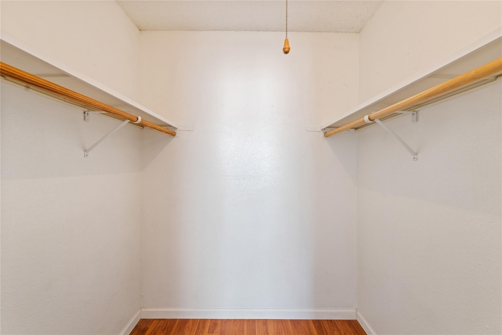 2124 Burton Dr - Photo 15