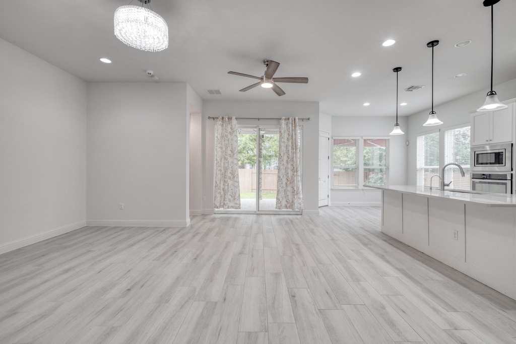 14921 Iveans Way - Photo 6