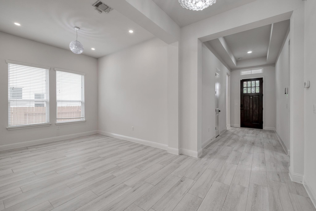 14921 Iveans Way - Photo 5