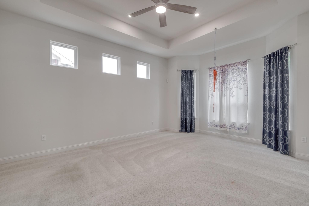 14921 Iveans Way - Photo 16