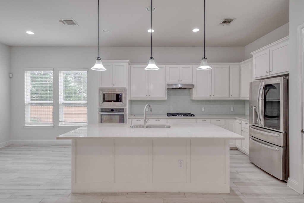14921 Iveans Way - Photo 11