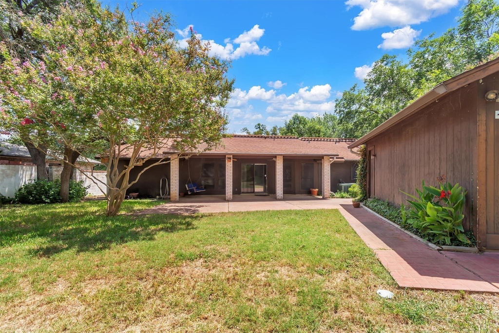 5704 Lands End St - Photo 21