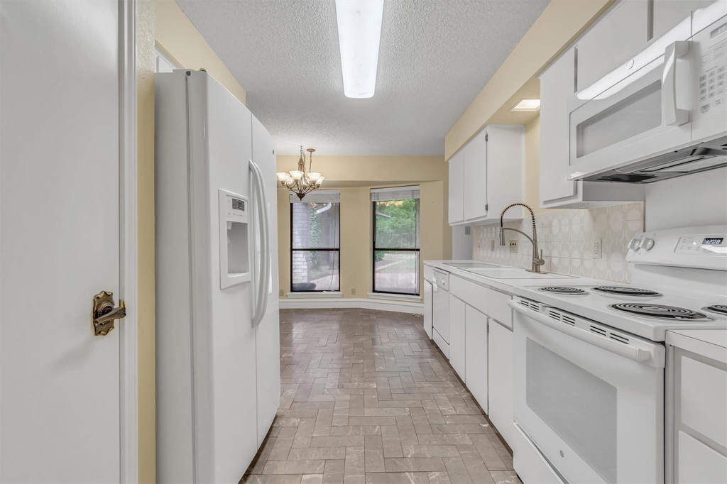 5704 Lands End St - Photo 16
