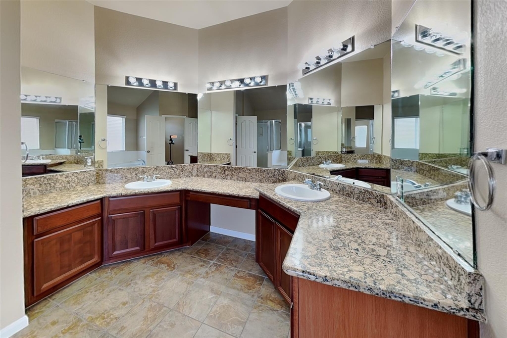 5301 Cypress Ranch Blvd - Photo 13