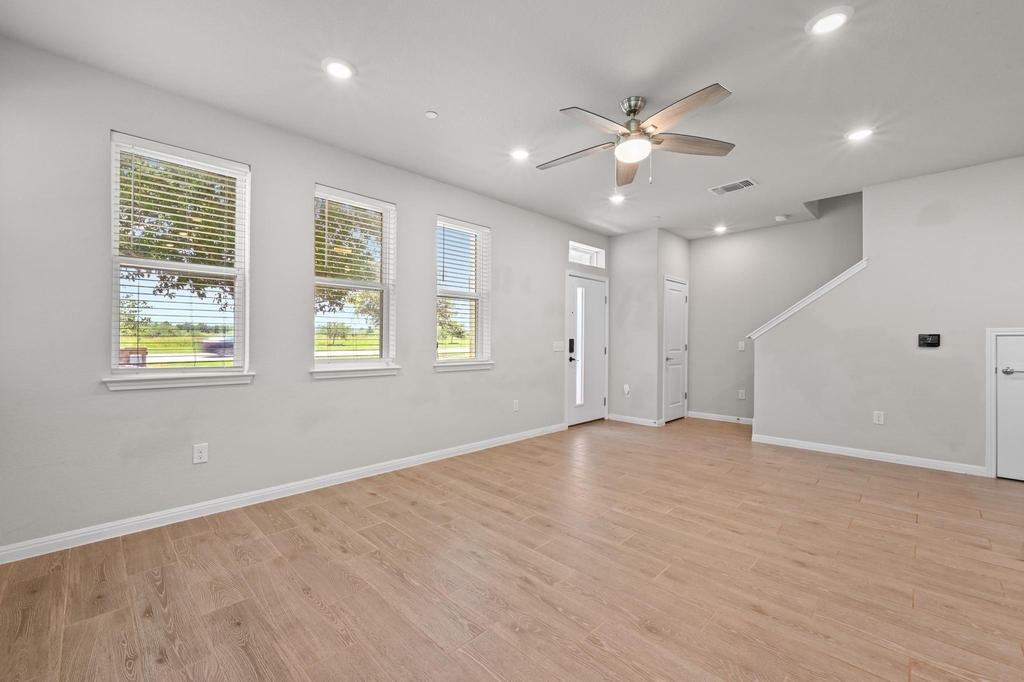 9015 Cattle Baron Path - Photo 8