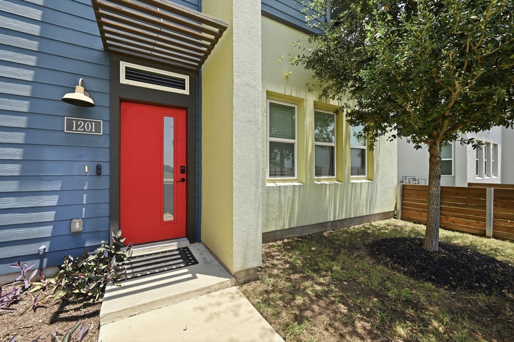 9015 Cattle Baron Path - Photo 3