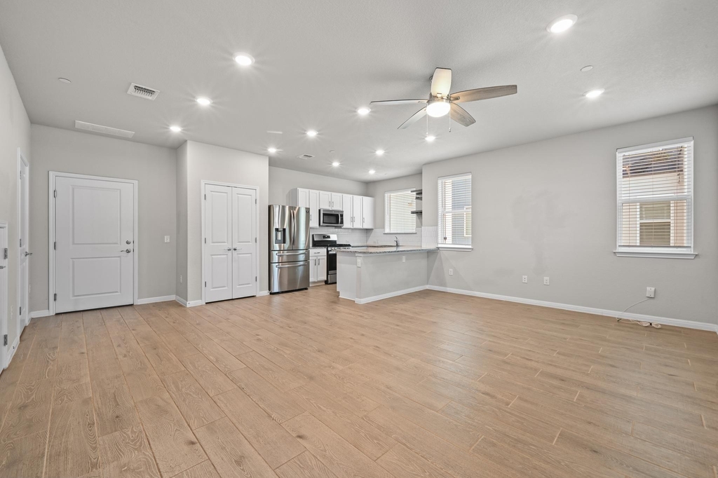 9015 Cattle Baron Path - Photo 5