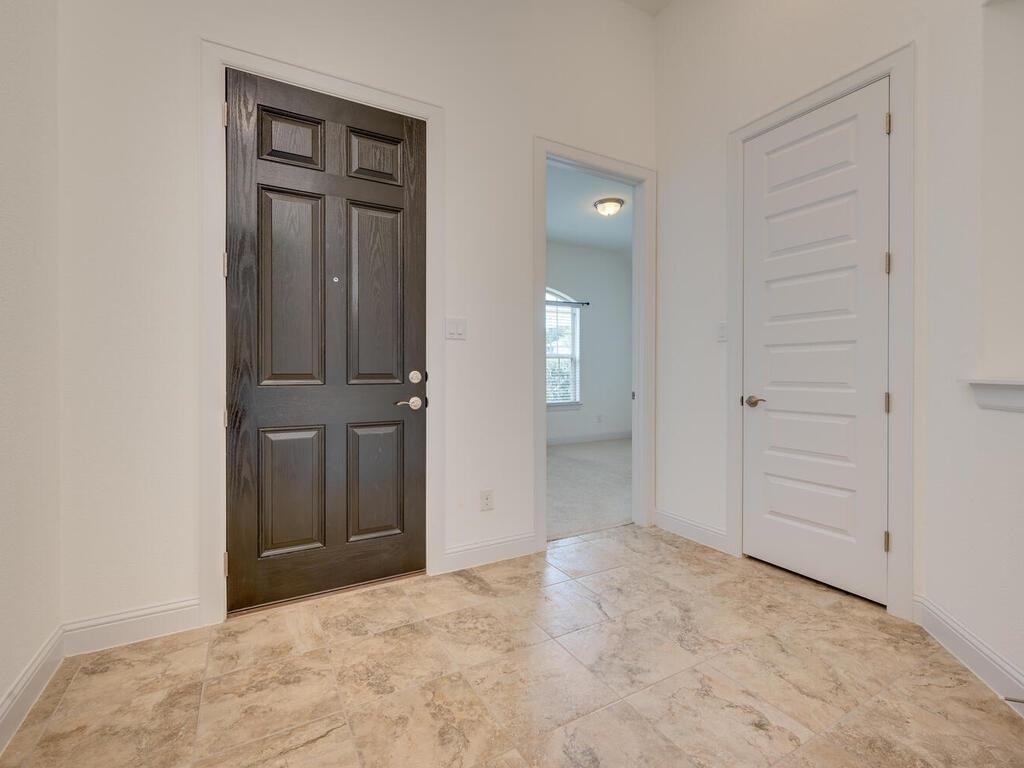 220 Oxbow Cv - Photo 5