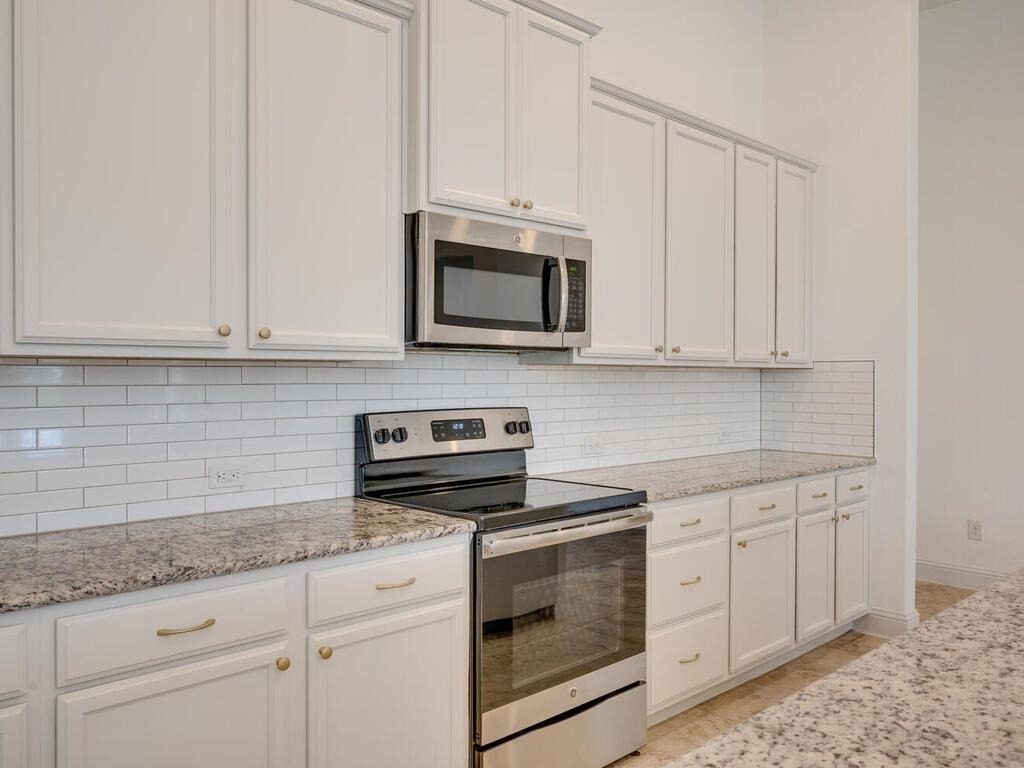 220 Oxbow Cv - Photo 10