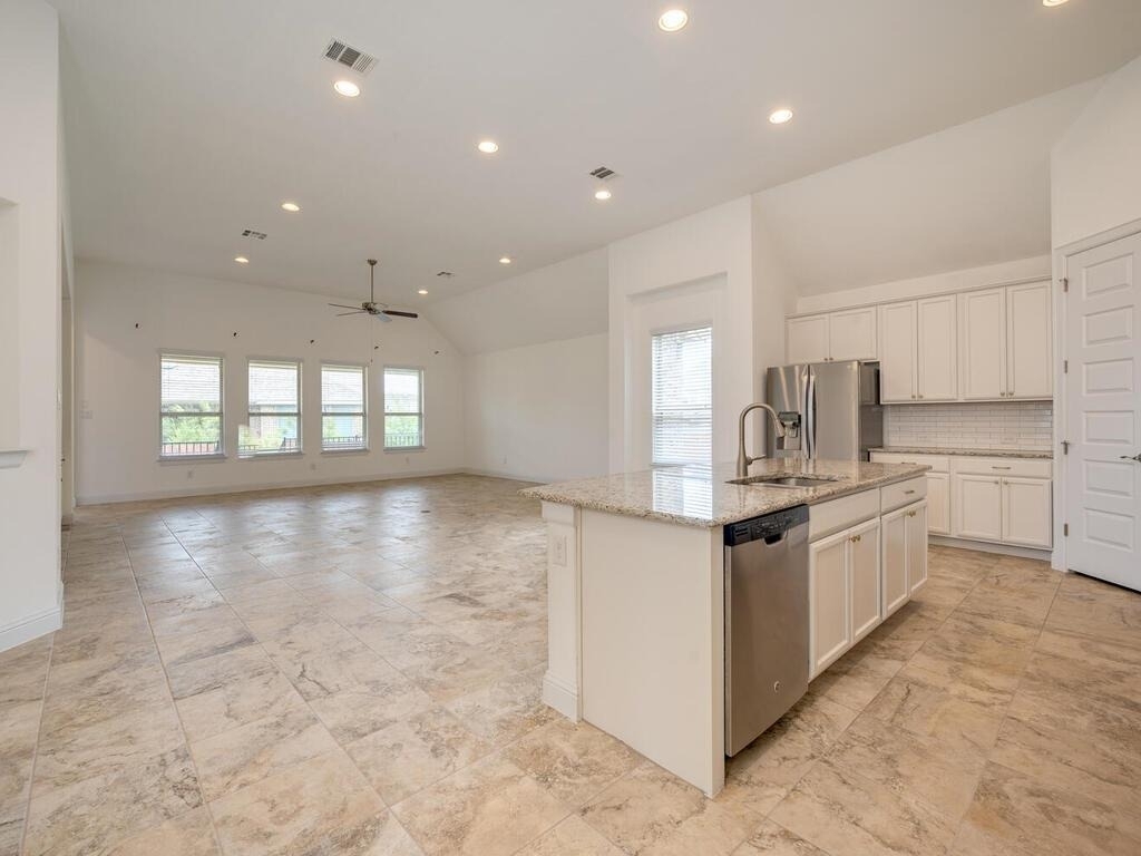 220 Oxbow Cv - Photo 6