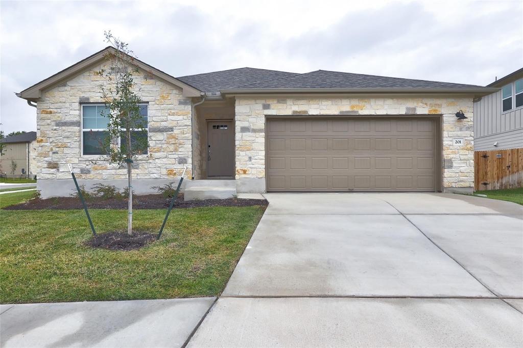 201 Fairmeadow Downs Dr - Photo 0