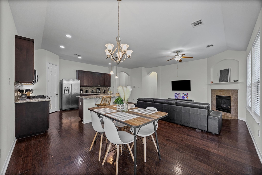 5524 Allamanda Dr - Photo 2