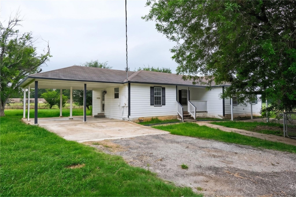 1778 Fm 1704 - Photo 0