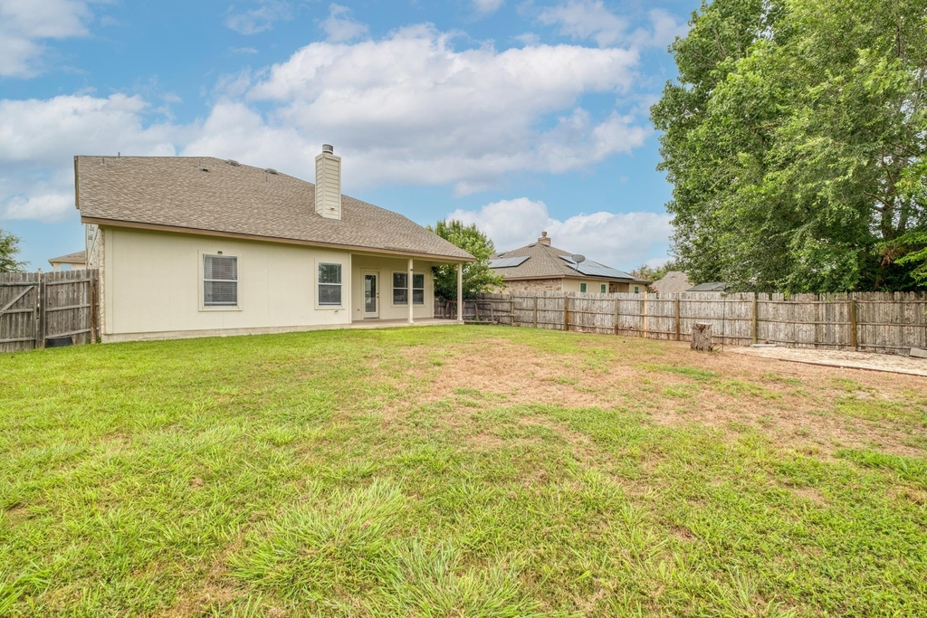 211 Hanstrom Dr - Photo 29