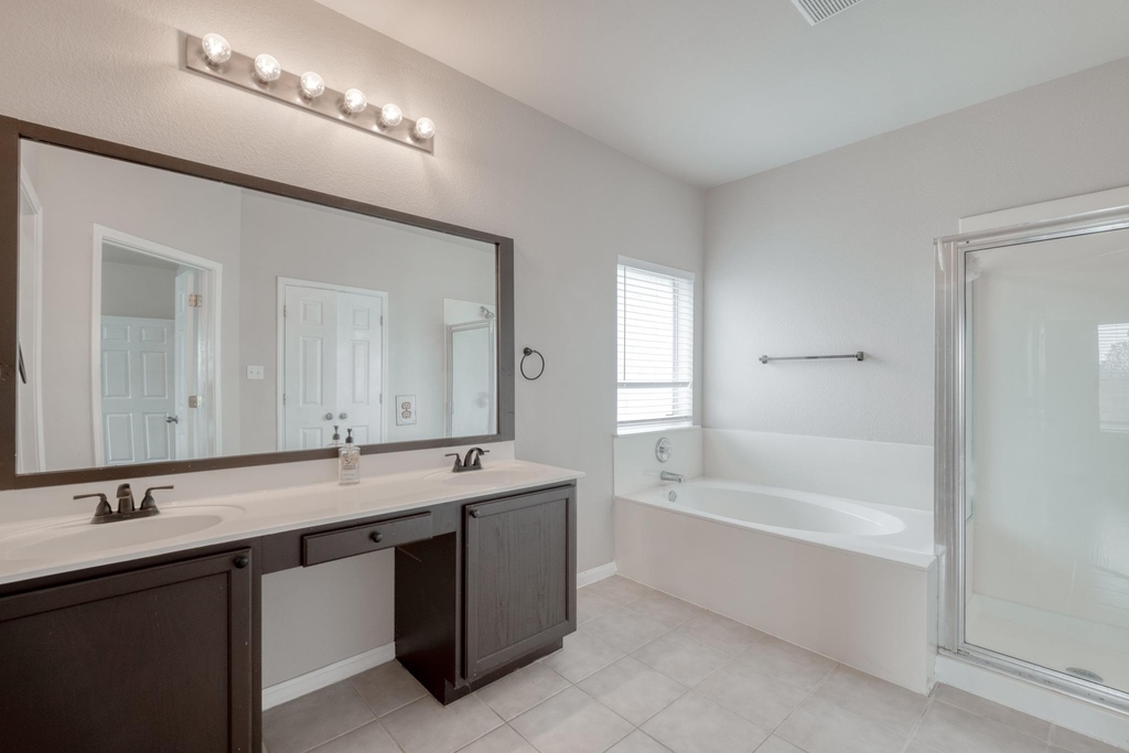 211 Hanstrom Dr - Photo 16