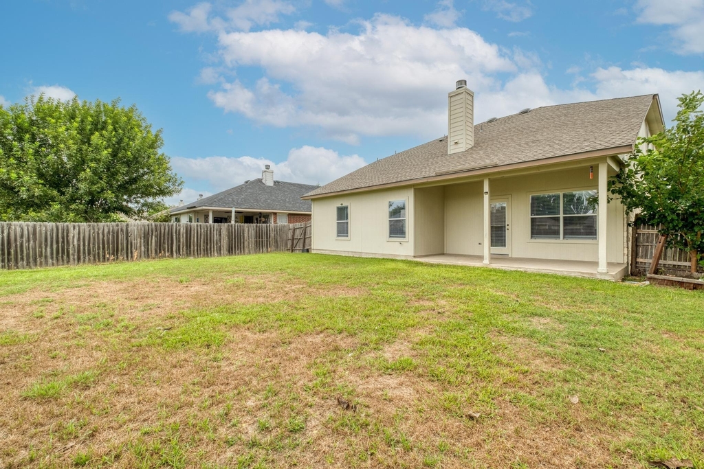 211 Hanstrom Dr - Photo 28
