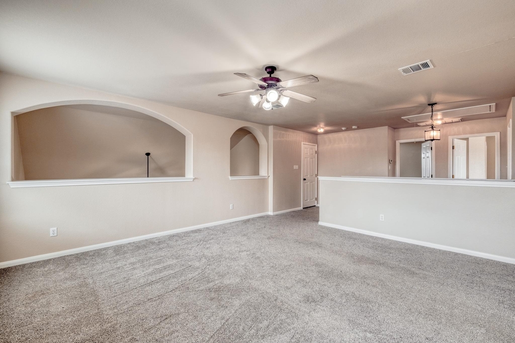 211 Hanstrom Dr - Photo 21