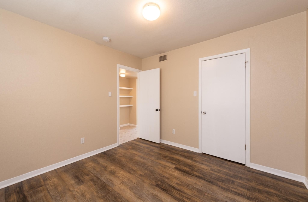 7300 Twin Crest Dr - Photo 6