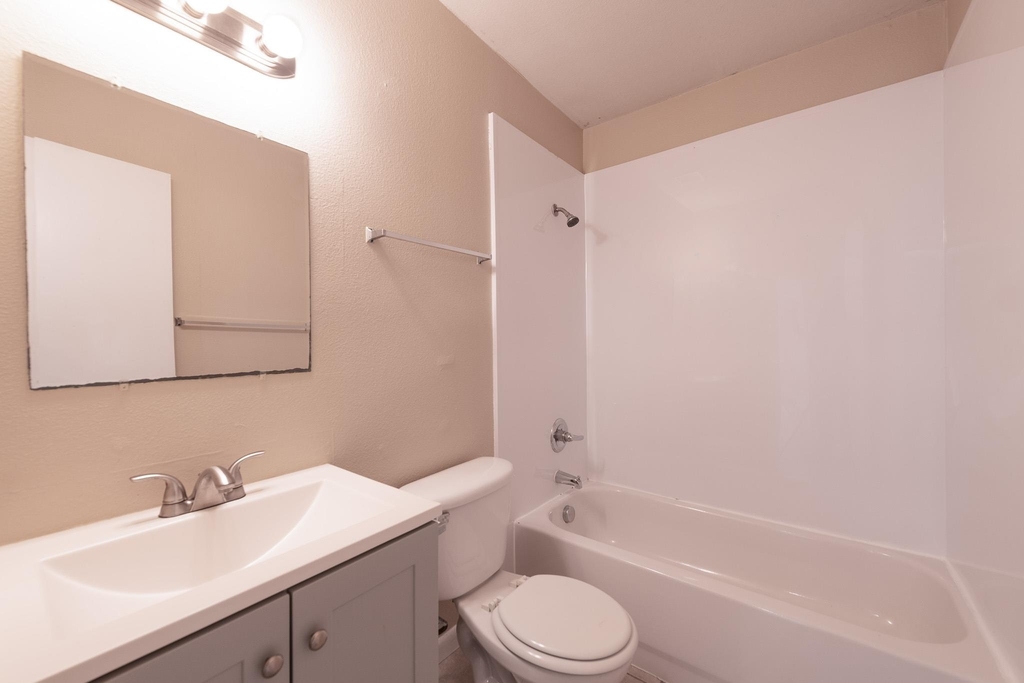 7300 Twin Crest Dr - Photo 9