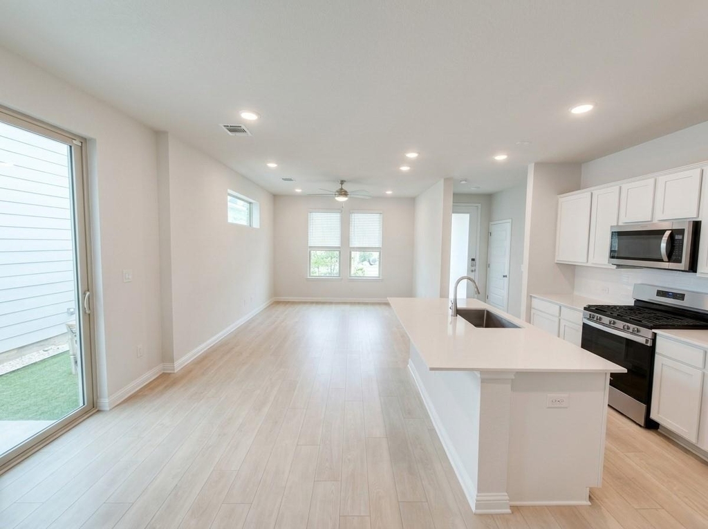 8311 Springsteen Dr - Photo 7