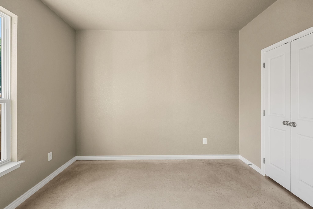 408 W Avenue C - Photo 23