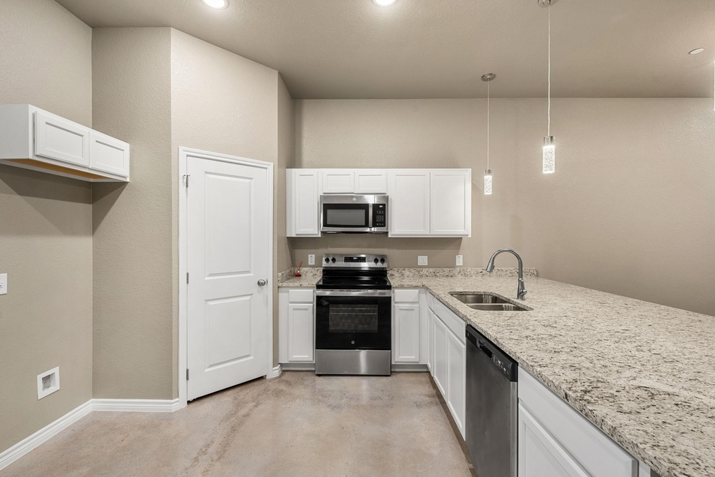 408 W Avenue C - Photo 4