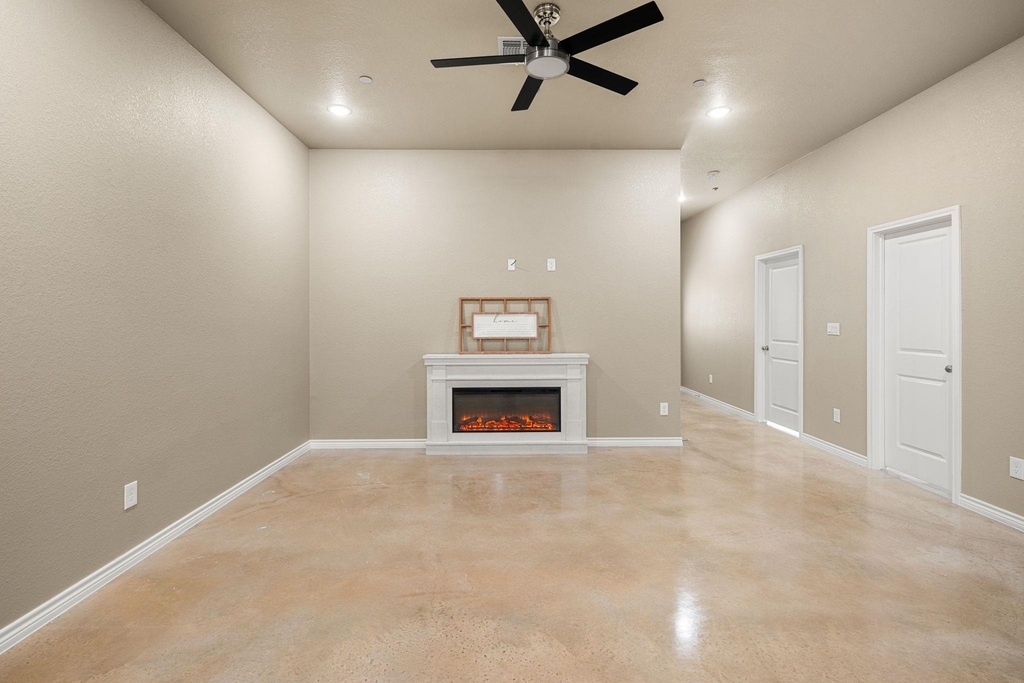 408 W Avenue C - Photo 9